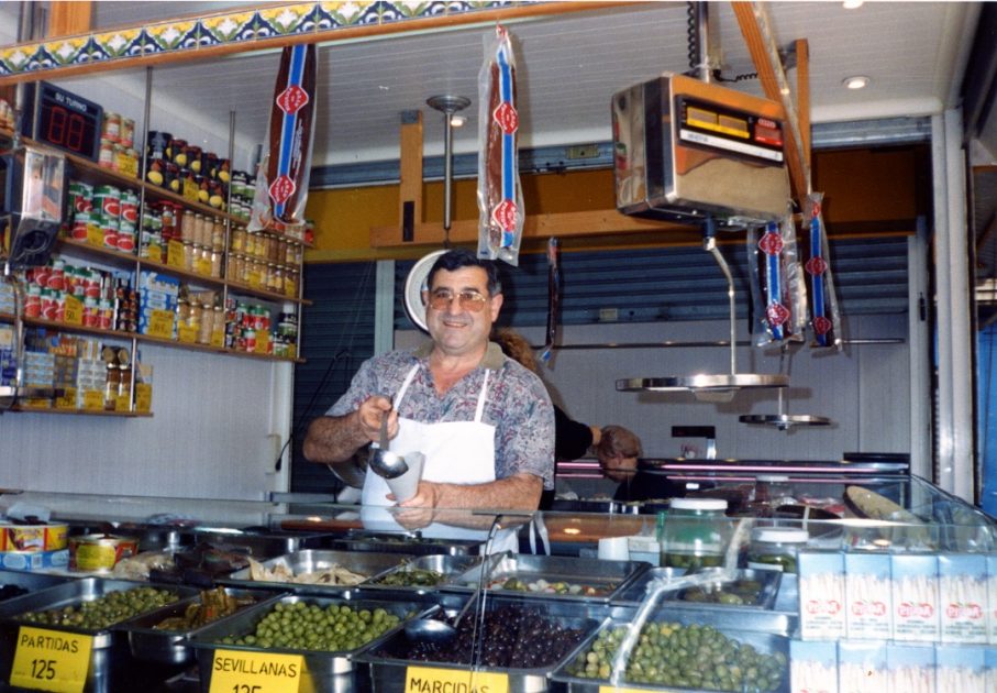 Mercat Sant Pere Nolasc - Fina, Carmen i Rosarin